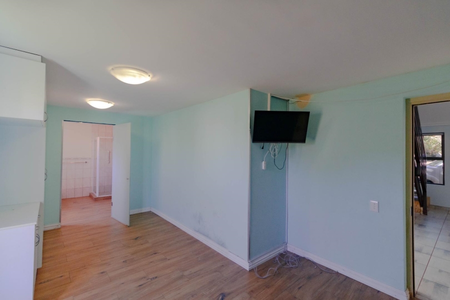 4 Bedroom Property for Sale in Sandbaai Western Cape